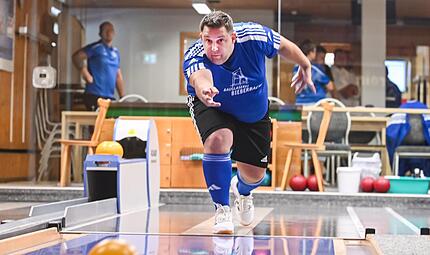 Bastian Bieberbach und der PSV Franken Neustadt spielen ab sofort nur noch 120-Wurf-Spiele. Bastian Bieberbach und der PSV Franken Neustadt spielen ab sofort nur noch 120-Wurf-Spiele.