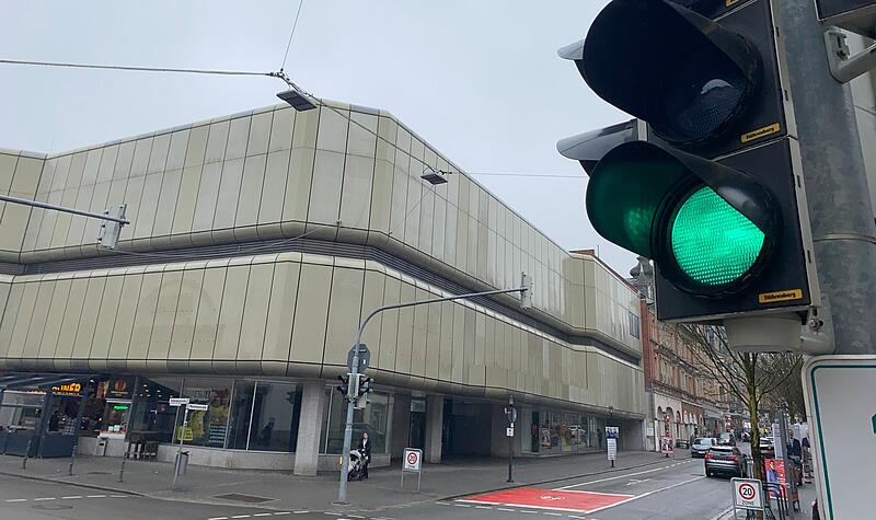 Coburgs OB Sauerteig exklusiv zum Kauf des Kaufhofs Coburgs OB Sauerteig exklusiv zum Kauf des Kaufhofs