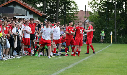 Bezirksliga: Reichmannsdorf empfängt DJK Bamberg IIReichmannsdorf-Sassanfahrt 2026 Dem Abbruch gegen Lichtenfels folgte ein Kantersieg in Buttenheim: der SC Reichmannsdorf meldet in der Bezirksliga West an.