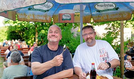 Bei der Kerwa treffen sich gute Freunde mit guter Laune bei gutem Essen.Entdecken Sie die schönsten Bilder von der Kerwa in Weiher! Bei der Kerwa treffen sich gute Freunde mit guter Laune bei gutem Essen.