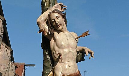 Die Figur des Heiligen Sebastian wird auch in diesem Jahr in der Fronleichnamsprozession am 4. Juni mitgetragen. Die Figur des Heiligen Sebastian wird auch in diesem Jahr in der Fronleichnamsprozession am 4. Juni mitgetragen.