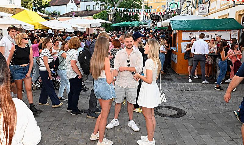 Auch bei der Sandkerwa ist der Katzenberg ein Hotspot Auch bei der Sandkerwa ist der Katzenberg ein Hotspot