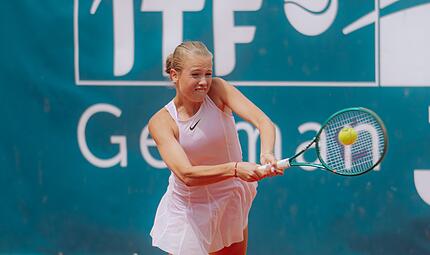 Topfavoritin Mariella Thamm ist in Bamberg ins Viertelfinale eingezogen. Topfavoritin Mariella Thamm ist in Bamberg ins Viertelfinale eingezogen.