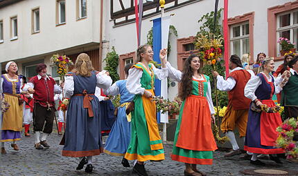 Heimatspiel 2026 Die Schnitterinnen und Schnitter sind but unterwegs.