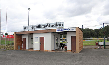 Das altehrwürdige Willi-Schillig-Stadion in Frohnlach ist in die Jahre gekommen. Der SC Sylvia Ebersdorf will als neuer Pächter wieder für etwas Glanz sorgen. Das altehrwürdige Willi-Schillig-Stadion in Frohnlach ist in die Jahre gekommen. Der SC Sylvia Ebersdorf will als neuer Pächter wieder für etwas Glanz sorgen.