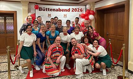Seit vier Jahrzehnten gibt es die Rock'n'Roll-Gruppe Kronach. Seit den 80er-Jahren tritt sie bei den Kronacher Büttenabenden auf, wie hier im Jahr 2026 mit dem Programm: „Rock'n'Roll Around the World“. Seit vier Jahrzehnten gibt es die Rock'n'Roll-Gruppe Kronach. Seit den 80er-Jahren tritt sie bei den Kronacher Büttenabenden auf, wie hier im Jahr 2026 mit dem Programm: „Rock'n'Roll Around the World“.