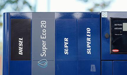 Erste öffentliche Tankstelle mit E20-Zapfsäule in Deutschland Erste öffentliche Tankstelle mit E20-Zapfsäule in Deutschland