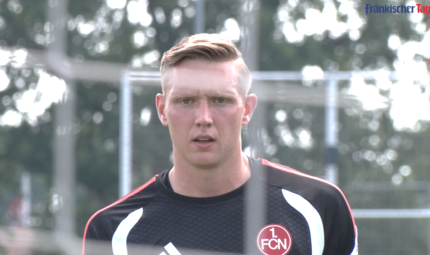 FCN-Torhüter Jan Reichert beim Trainingsauftakt des Club am Valznerweiher. FCN-Torhüter Jan Reichert beim Trainingsauftakt des Club am Valznerweiher.