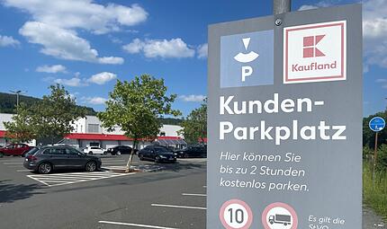 Viele Supermärkte beschränken die Parkdauer, um ihren ausreichend Parkplätze bieten zu können. Gibt es für die Bierwoche eine Ausnahme? Viele Supermärkte beschränken die Parkdauer, um ihren ausreichend Parkplätze bieten zu können. Gibt es für die Bierwoche eine Ausnahme?