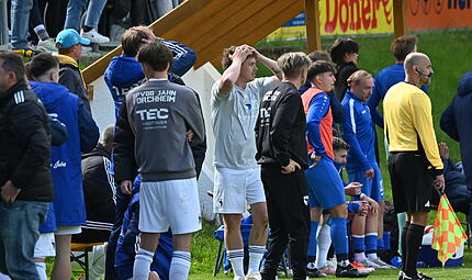 Münchberg gewinnt, Jahn Forchheim verpasst die Relegation Trauer und Entsetzen bei den Akteuren der SpVgg Jahn Forchheim. Am letzten Spieltag entriss Münchberg der Ebert-Elf die Aufstiegsrelegation.