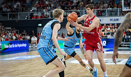 BMA365 Bamberg Baskets - Veolia Towers Hamburg Richard Balint überzeugte mit 17 Punkten und vier Assists.