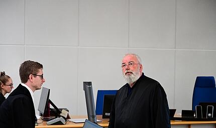 Amtsgericht Bamberg Kroatin Einbruch Wohnung Staatsanwalt Dauphin und Rechtsanwalt Edgar Fiebig aus Herten im Gespräch