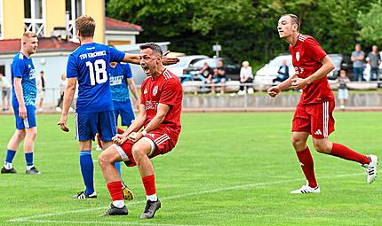 Christian Klug vom FSV Krum jubelt nach seinem Kopfballtreffer im Spiel gegen den TSV Kirchaich.Ryan Evans Christian Klug vom FSV Krum jubelt nach seinem Kopfballtreffer im Spiel gegen den TSV Kirchaich.Ryan Evans