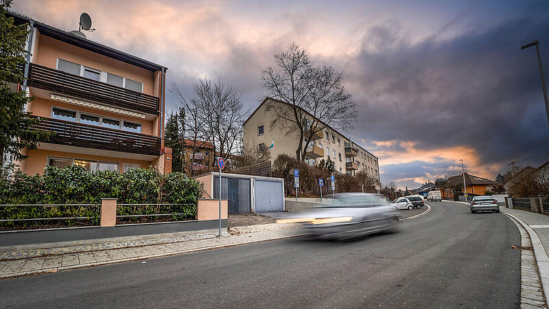 Angeblich wird in der Kantstraße in Herzogenaurach zu schnell gefahren. Doch dem Bürgermeister sind keine Anwohnerbeschwerden bekannt. Angeblich wird in der Kantstraße in Herzogenaurach zu schnell gefahren. Doch dem Bürgermeister sind keine Anwohnerbeschwerden bekannt.