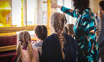Touren wie solche sollen Standard werden: Mit ihrem neuen Kulturprojekt will die Stadt Forchheim allen Grundschulkindern städtische Kultureinrichtungen näher bringen.Forchheim & Fränkische Schweiz Touren wie solche sollen Standard werden: Mit ihrem neuen Kulturprojekt will die Stadt Forchheim allen Grundschulkindern städtische Kultureinrichtungen näher bringen.