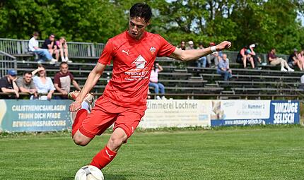 Abbas Jafari und der SV Buckenhofen zeigten gegen Röslau eine starke zweite Halbzeit.Forchheim & Fränkische Schweiz Abbas Jafari und der SV Buckenhofen zeigten gegen Röslau eine starke zweite Halbzeit.Forchheim & Fränkische Schweiz