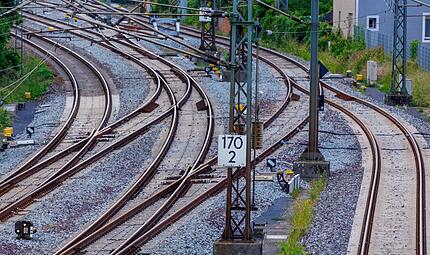 Bahnstrecke Berlin-Hamburg nach Bauarbeiten Bahnstrecke Berlin-Hamburg nach Bauarbeiten