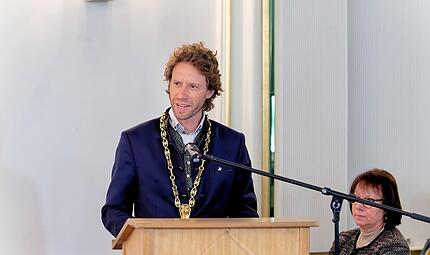 Sebastian Niedermaier zum neuen Bamberger Oberbürgermeister vereidigt Sebastian Niedermaier zum neuen Bamberger Oberbürgermeister vereidigt