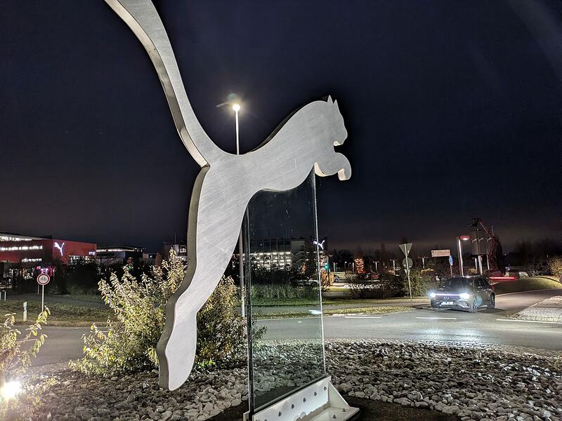 Puma Herzogenaurach vor Verkauf?Forchheim & Fränkische Schweiz Wohin springt die fränkische Raubkatze? Wieder einmal ploppen Gerüchte hoch, der strauchelnde Herzogenauracher Sportartikelkonzern Puma könnte vor einer Übernahme stehen. Was bislang bekannt ist - und was nicht.