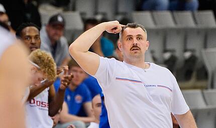BBC-Trainer Patrick Seidel mit Play-off-Schnurrbart. Darf der Schnäuzer noch länger stehen bleiben? BBC-Trainer Patrick Seidel mit Play-off-Schnurrbart. Darf der Schnäuzer noch länger stehen bleiben?