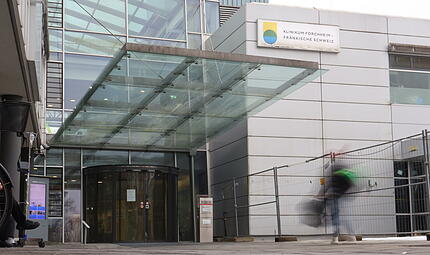 Klinikum ForchheimForchheim & Fränkische Schweiz Die Stadt Forchheim hat beim Klinik-Ausstieg hoch gepokert und verloren. Nach der Niederlage vor Gericht sitzt nun der Landkreis am längeren Hebel, meint FT-Redakteur Bjarne Bahrs