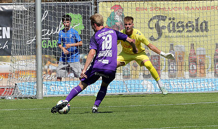 Marc Reischmann eröffnete mit seinem Ausgleich zum 1:1 den Bamberger Torreigen gegen Jahn Regensburg II. Marc Reischmann eröffnete mit seinem Ausgleich zum 1:1 den Bamberger Torreigen gegen Jahn Regensburg II.