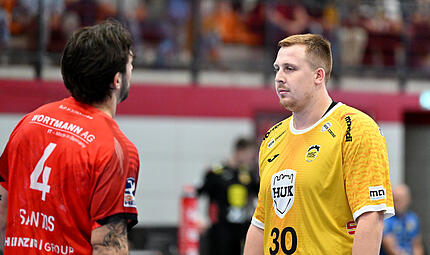 TuS N-Lübbecke vs. HSC 2000 Coburg - 2. Handball Bundesliga 2026/27 - 6. Spieltag Nils Röller und Kreisläuferkollege Max Santos auf Augenhöhe. So war es auch ergebnistechnisch in der Merkur-Arena Lübbecke nach 60 Minuten.