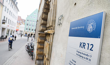 Die Universität Bamberg ist auf mehr als 60 Standorte im Stadtgebiet verteilt. Die Universität Bamberg ist auf mehr als 60 Standorte im Stadtgebiet verteilt.