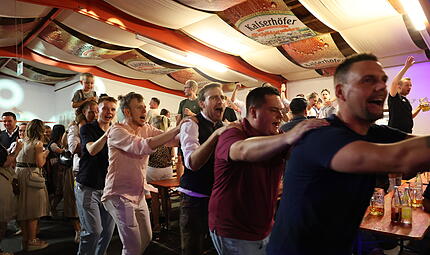 Party pur am ersten Freischießen-WochenendeParty pur am ersten Freischießen-Wochenende Party pur am ersten Freischießen-WochenendeParty pur am ersten Freischießen-Wochenende