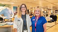 Doris Stepper (links) und Petra Konrad strahlen übers ganze Gesicht. Am Freitagmittag haben sie erfahren, dass ihr Job bei Galeria Karstadt Kaufhof in Würzburg erhalten bleibt. Doris Stepper (links) und Petra Konrad strahlen übers ganze Gesicht. Am Freitagmittag haben sie erfahren, dass ihr Job bei Galeria Karstadt Kaufhof in Würzburg erhalten bleibt.