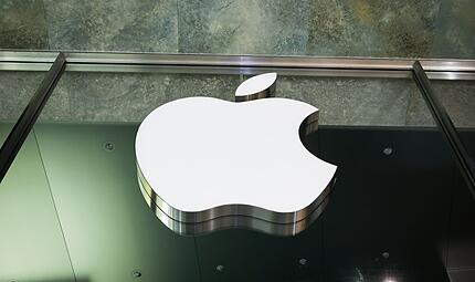 Apple Apple