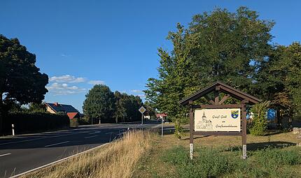 Einfahrt in den Ort Großwenkheim Einfahrt in den Ort Großwenkheim