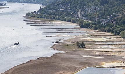 Extremes Niedrigwasser auf dem Rhein Extremes Niedrigwasser auf dem Rhein