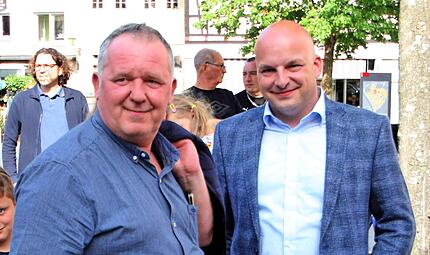 Zum ersten Mal begegneten sich Stéphane Perrin, der Bürgermeister von Stenay (links) und sein Münnerstädter Amtskollege Michael Kastl (rechts) im Jahr 2022. Zum ersten Mal begegneten sich Stéphane Perrin, der Bürgermeister von Stenay (links) und sein Münnerstädter Amtskollege Michael Kastl (rechts) im Jahr 2022.