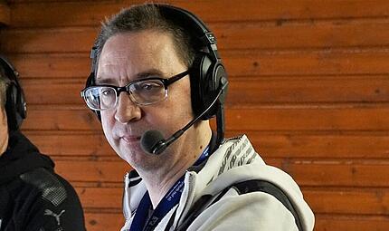 Jörg Bischoff ist ein intimer Kenner des Bayreuther Eishockey, war Vorstandsmitglied, Medienbeauftragter und Kommentator bei Sprade TV. Jörg Bischoff ist ein intimer Kenner des Bayreuther Eishockey, war Vorstandsmitglied, Medienbeauftragter und Kommentator bei Sprade TV.