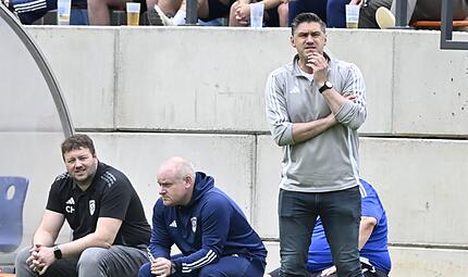 Achim Engel grübelt: Sein TSV Mönchröden war gegen die DJK Bamberg nicht so schlecht, wie es das Ergebnis von 1:4 vermuten lässt. Achim Engel grübelt: Sein TSV Mönchröden war gegen die DJK Bamberg nicht so schlecht, wie es das Ergebnis von 1:4 vermuten lässt.