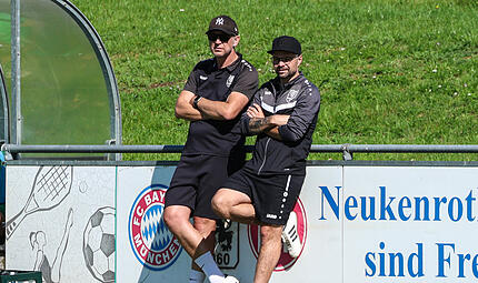 Neukenroths Trainergespann Thomas Lipfert und Michael Herrmann (von links) an der Seitenlinie. Lipfert wird im Mai aufhören. Neukenroths Trainergespann Thomas Lipfert und Michael Herrmann (von links) an der Seitenlinie. Lipfert wird im Mai aufhören.