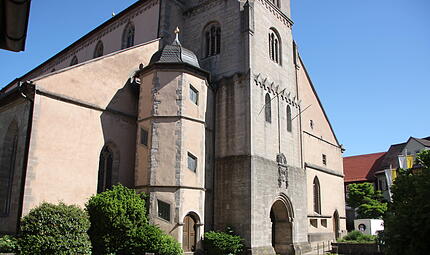Stadtpfarrkirche Münnerstadt Maria Magdalena Das Dach des rechten Seitenschiffs der Kirche muss saniert und stabilisiert werden.