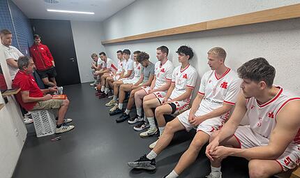 Die klaren Ansagen von TTL-Headcoach Stephan Harlander sind bekannt, hier vor der verlorenen Regionalliga-Generalprobe gegen die „Zweite“ aus Jena. Die klaren Ansagen von TTL-Headcoach Stephan Harlander sind bekannt, hier vor der verlorenen Regionalliga-Generalprobe gegen die „Zweite“ aus Jena.