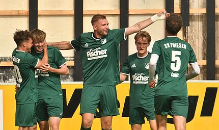 Rico Nassel (Mitte), hier gegen Lichtenfels, erzielte für die Friesener den 2:1-Siegtreffer gegen Schammelsdorf. Rico Nassel (Mitte), hier gegen Lichtenfels, erzielte für die Friesener den 2:1-Siegtreffer gegen Schammelsdorf.