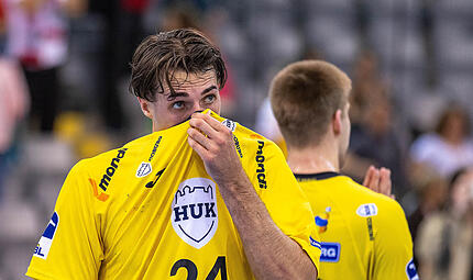 HSC 2000 Coburg - TuS Ferndorf Die Enttäuschung stand Mikael Helmersson ins Gesicht geschrieben. Der Italo-Schwede war noch der beste Coburger.