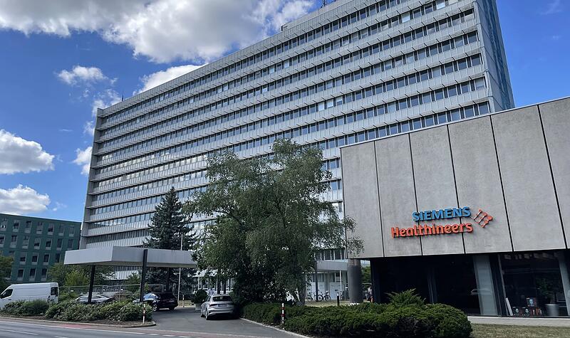 Healtineers Erlangen Henkestraße Die ehemalige Unternehmenszentrale von Siemens Healthineers in der Henkestraße 127 in Erlangen soll 2027 abgerissen werden,