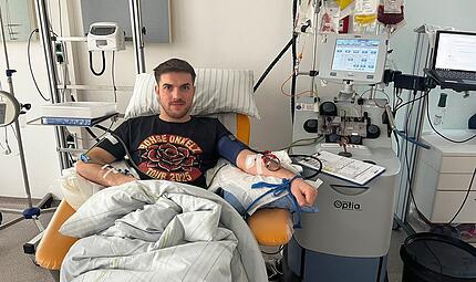 Nach Typisierung: David Lang vom FC Eintracht Bamberg spendet Stammzellen Im Dresdner DKMS-Entnahmezentrum spendete David Lang Stammzellen. Der Stürmer des FC Eintracht hat damit womöglich ein Menschenleben gerettet.