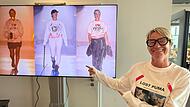 Puma In der Puma-Kantine in Herzogenaurach können alle Mitarbeiter Simone Hoyer bei ihrem großen Auftritt bewundern: Die Puma-Managerin präsentierte bei der Fashion Week in Paris die Kollektion des Labels Doublet.