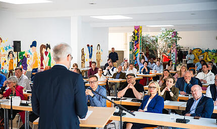 Letzte Stadtratssitzung April 2026Letzte Stadtratssitzung April 2026 Das Vertrauensverhältnis im Forchheimer Stadtrat ist nach der Fake-Profil-Affäre von FW-Stadtrat Ludwig Preusch stark getroffen, kommentiert Lokalreporter Bjarne Bahrs