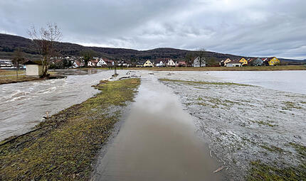 Hochwasser ForchheimForchheim & Fränkische Schweiz Schneeschmelze in der Fränkischen Schweiz: Die Wiesent in Ebermannstadt führt Hochwasser.