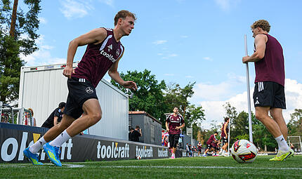 Will beim 1. FC Nürnberg Verantwortung übernehmen: Eric Porstner beim Trainingsauftakt am Valznerweiher. Will beim 1. FC Nürnberg Verantwortung übernehmen: Eric Porstner beim Trainingsauftakt am Valznerweiher.