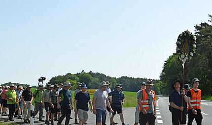 Die Leutenbacher Wallfahrt ist auf dem Weg nach Marienweiher im Landkreis Kulmbach. Die Leutenbacher Wallfahrt ist auf dem Weg nach Marienweiher im Landkreis Kulmbach.