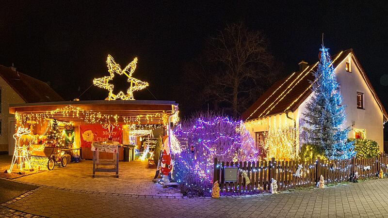 Das Grundstück der Familie Wormser in Welkenbach wird durch ein wahres Lichtermeer verzaubert. Das Grundstück der Familie Wormser in Welkenbach wird durch ein wahres Lichtermeer verzaubert.