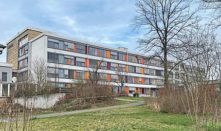 Moderne Technik in den nicht mehr ganz so modernen Räumen: Die Haßberg-Kliniken gehen den digitalen Weg. Moderne Technik in den nicht mehr ganz so modernen Räumen: Die Haßberg-Kliniken gehen den digitalen Weg.